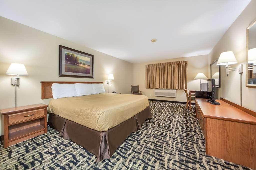 Super 8 By Wyndham Cozad Hotel Екстериор снимка