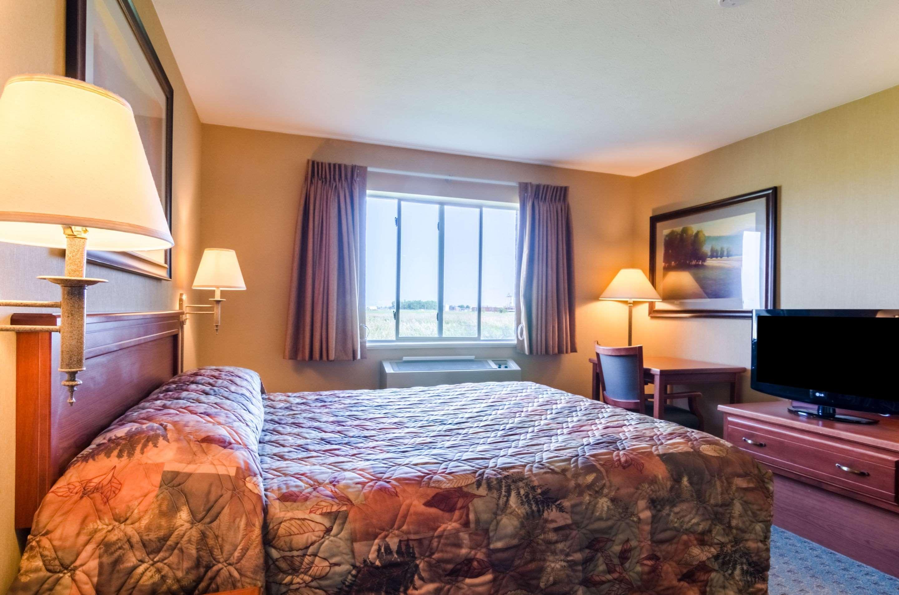 Super 8 By Wyndham Cozad Hotel Екстериор снимка