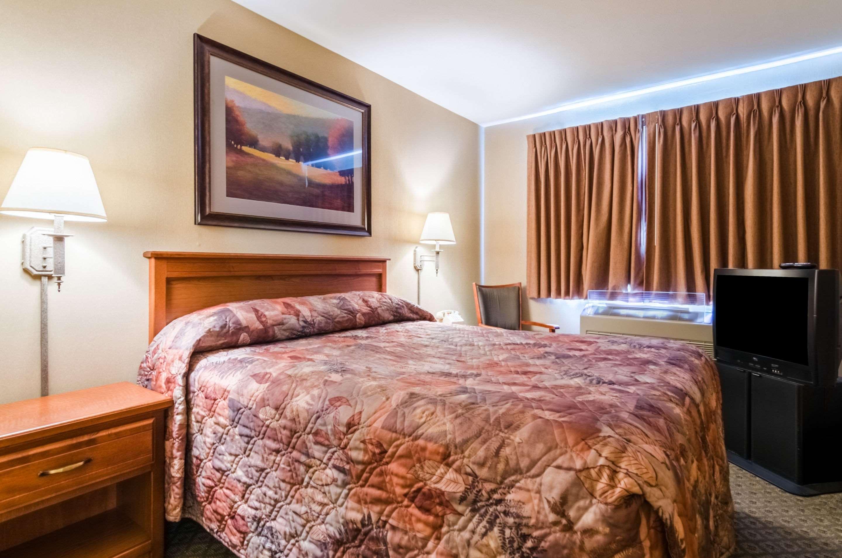 Super 8 By Wyndham Cozad Hotel Екстериор снимка