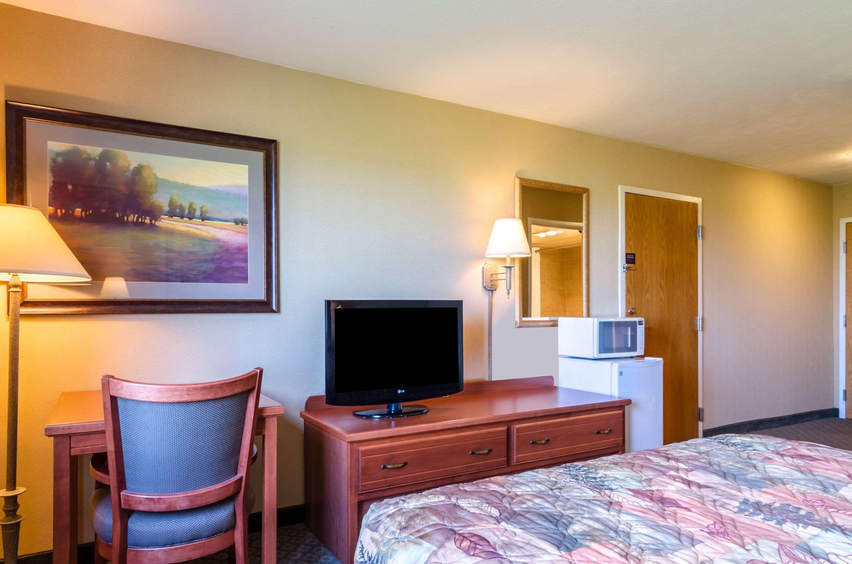 Super 8 By Wyndham Cozad Hotel Екстериор снимка