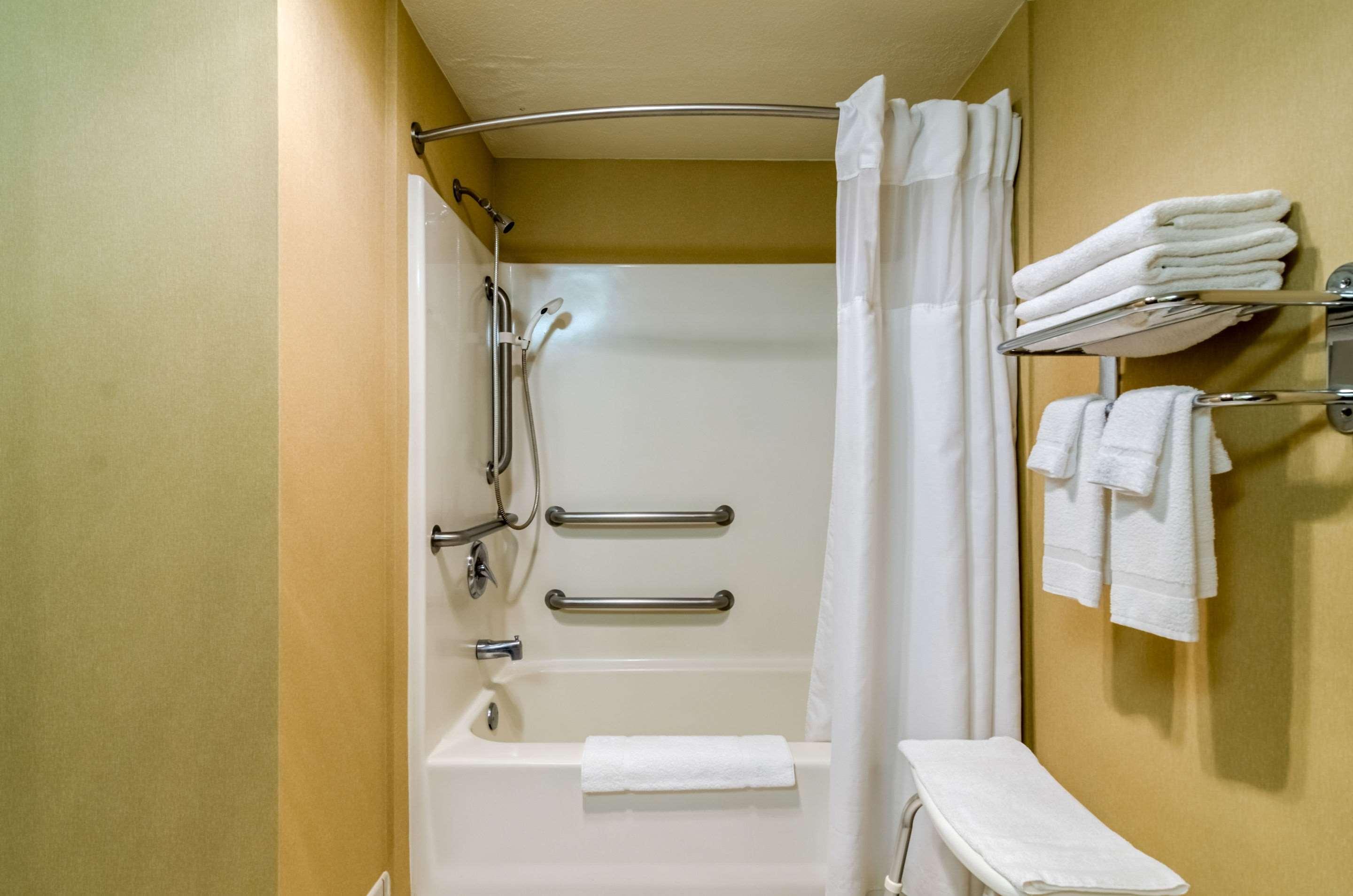 Super 8 By Wyndham Cozad Hotel Екстериор снимка